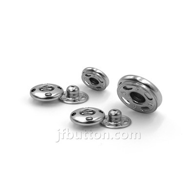 Loj Sew Ntawm Xovxwm Studs