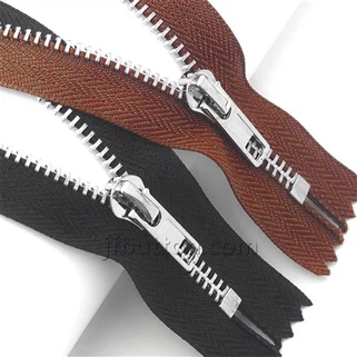 Kaw Kawg Hlau Zipper