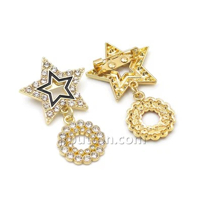 Kub Hnub Qub Brooch