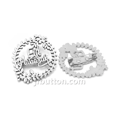 Sliver christmas weath brooch